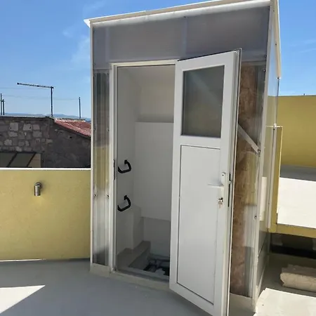 ヴィラ Casa Arx シベニク
